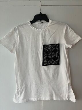Zara White Short-Sleeve Tee with Black Lace Pocket